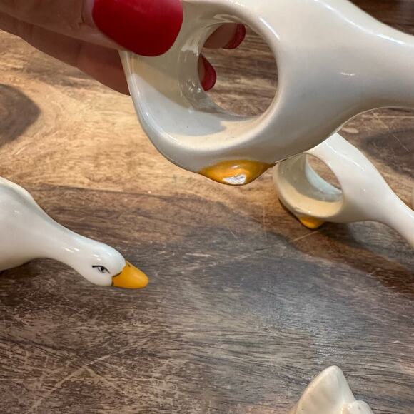 1980's Vintage White Long Neck Goose Duck Ceramic Napkin Rings Set Of 8 - Picture 7 of 7